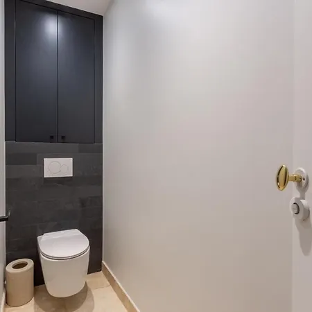 Luxury - 5 Min Walk From Champs-elysees Apartment *