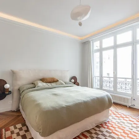Apartment Luxury - 5 Min Walk From Champs-elysees *
